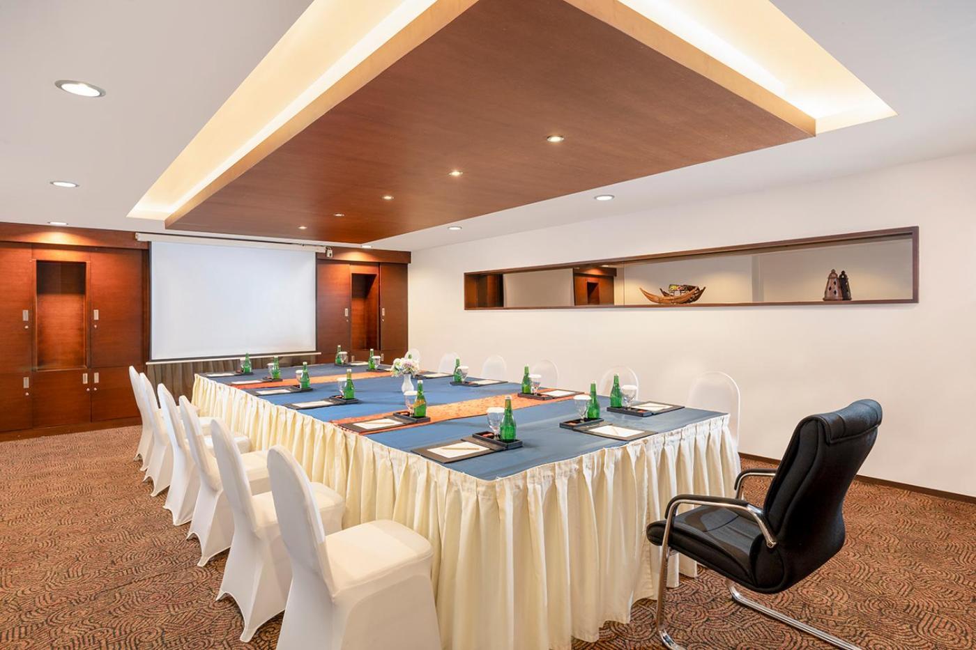 Swiss-Belhotel Danum Palangkaraya Extérieur photo