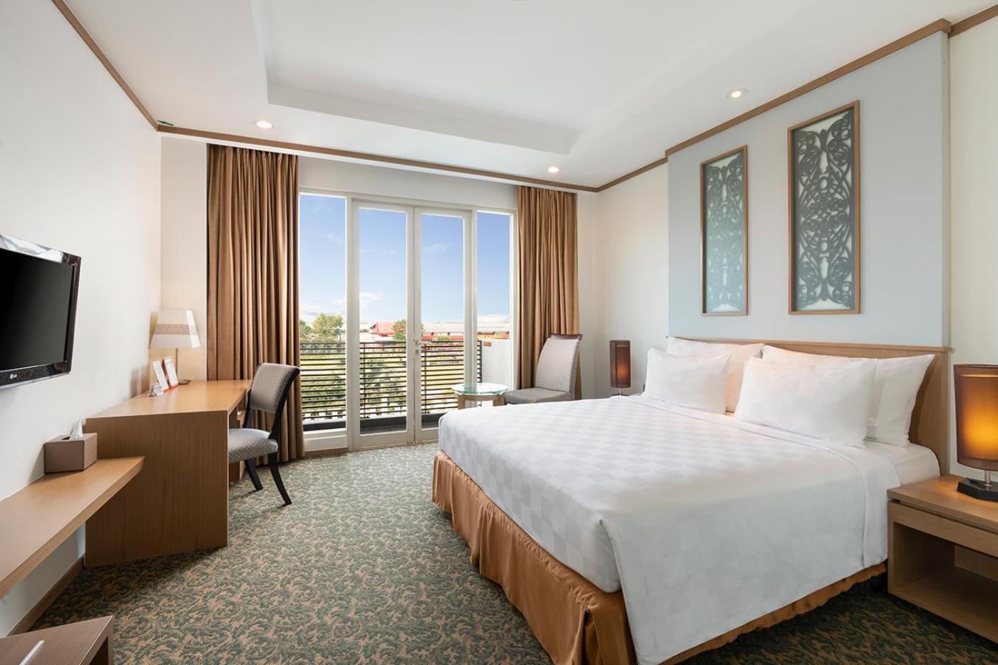 Swiss-Belhotel Danum Palangkaraya Extérieur photo