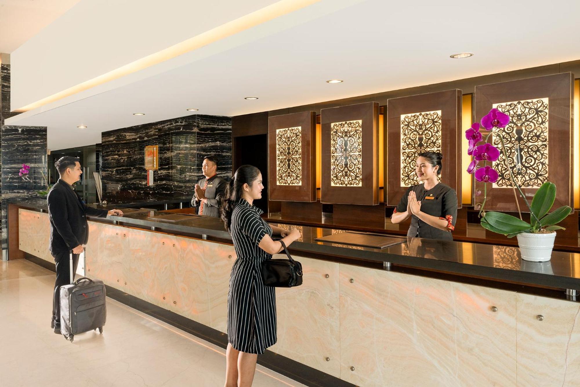 Swiss-Belhotel Danum Palangkaraya Extérieur photo