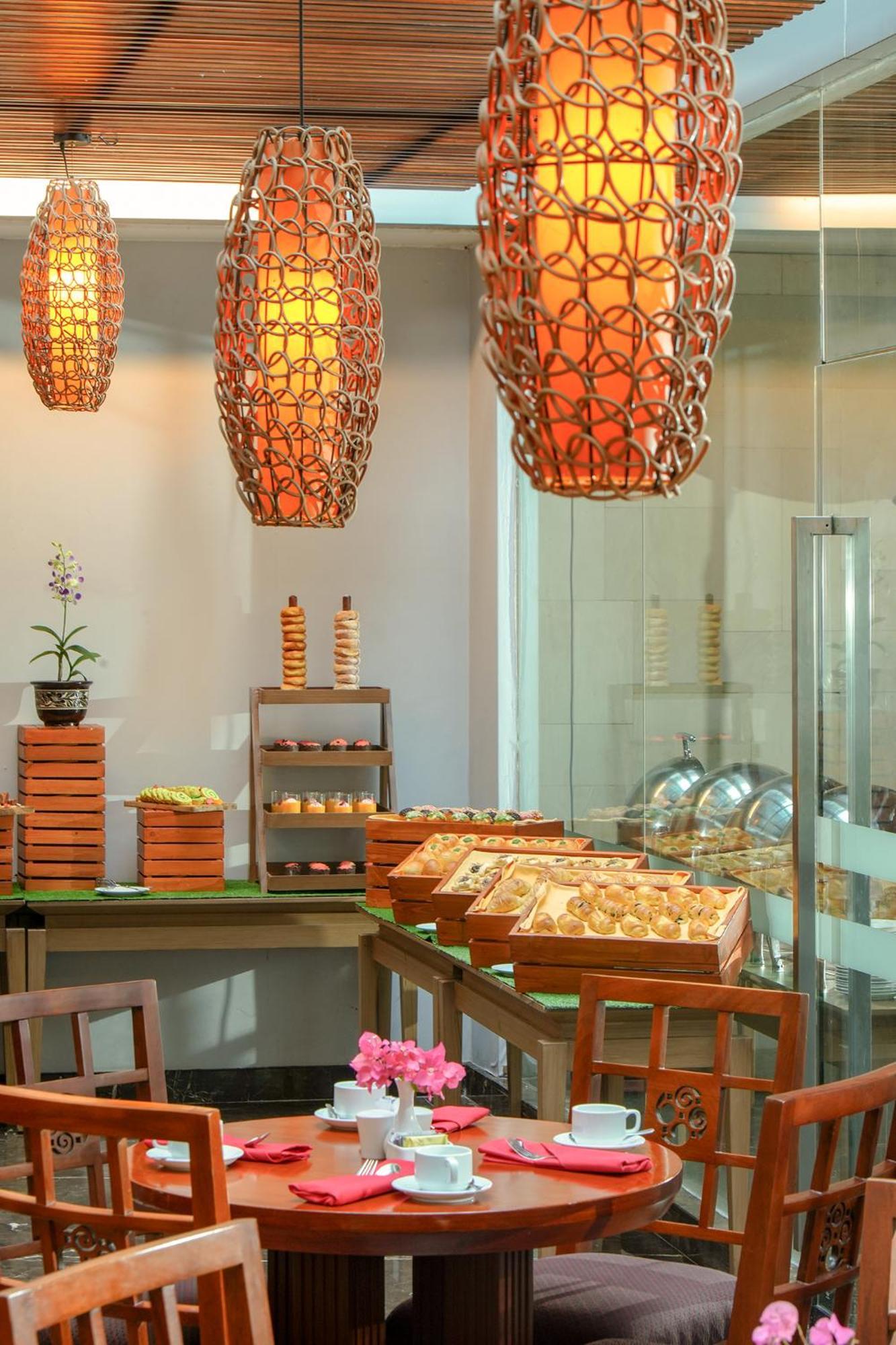 Swiss-Belhotel Danum Palangkaraya Extérieur photo