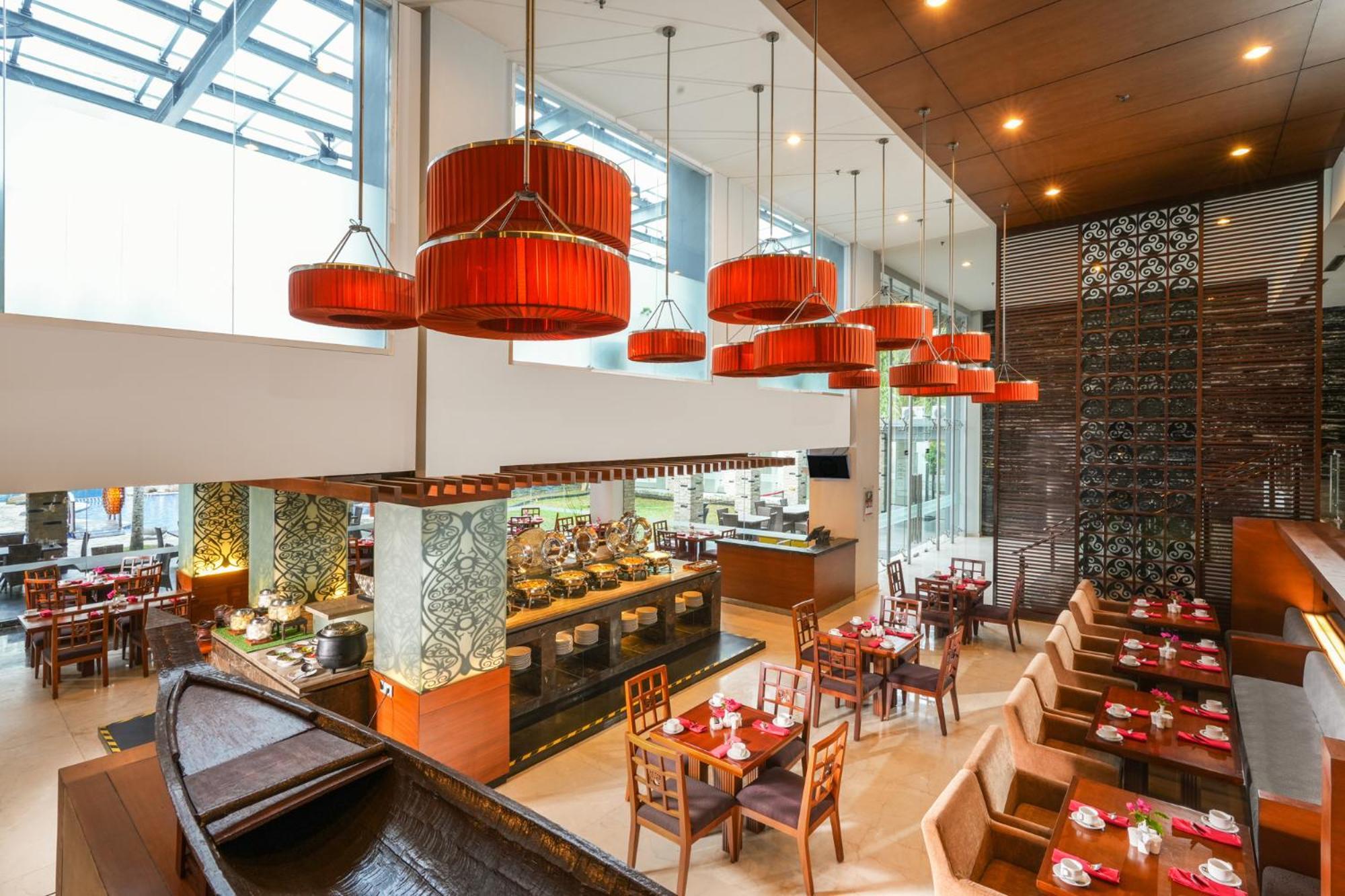 Swiss-Belhotel Danum Palangkaraya Extérieur photo